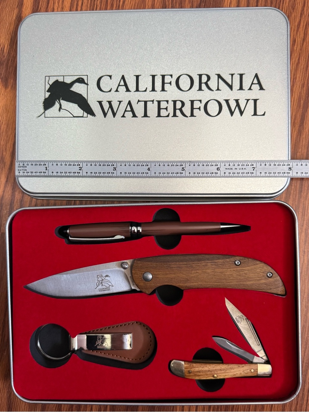 Pockets Knives, Pen & Keychain Gift Tin CWA (California Waterfowl Association)